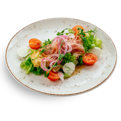 Итальянский салат с курицей и беконом