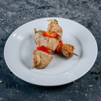 Запеченная курица на шпажке