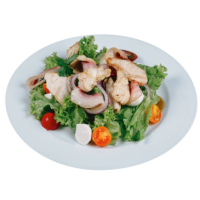 Итальянский салат с курицей и беконом
