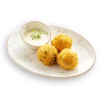 Крокеты с беконом и соусом